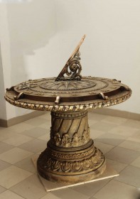 Арт-объект "Солнечные часы"