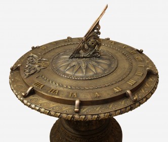 Арт-объект "Солнечные часы"