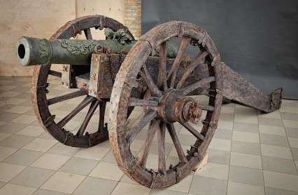 Арт-объект "Пушка"