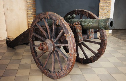 Арт-объект "Пушка"