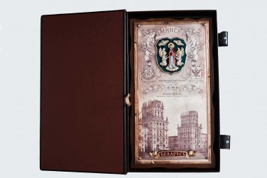 Декоративное панно "Ворота Минска"